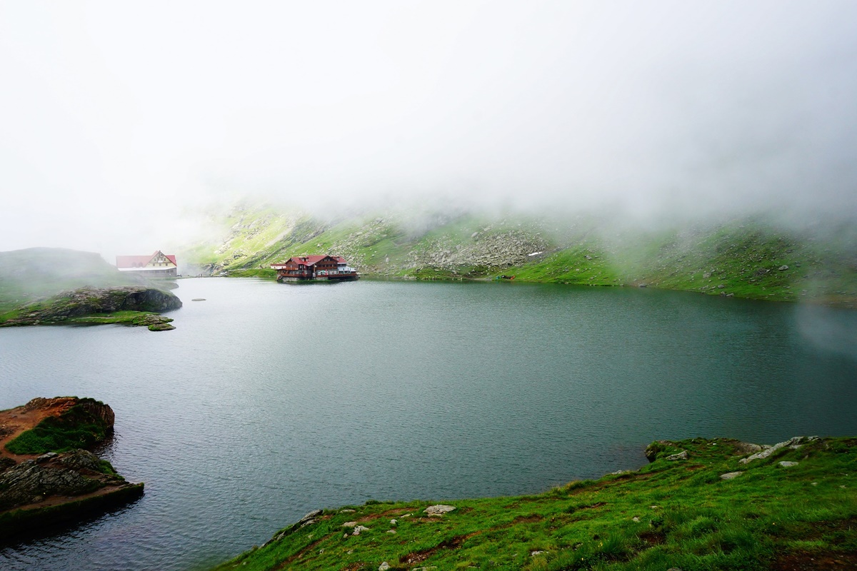 Lake Bâlea... up in the clouds